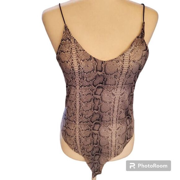 Gaze Gray Snake Print Snap Bodysuit Medium - Picture 2 of 9